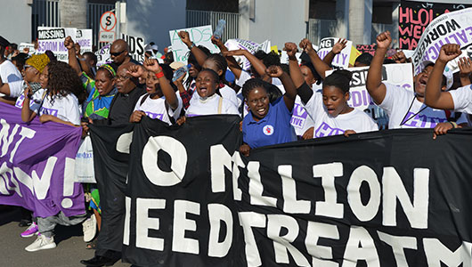 Manifestación por el acceso al tratamiento en Durban. Foto: Jan Brittenson, hivandhepatitis.com
